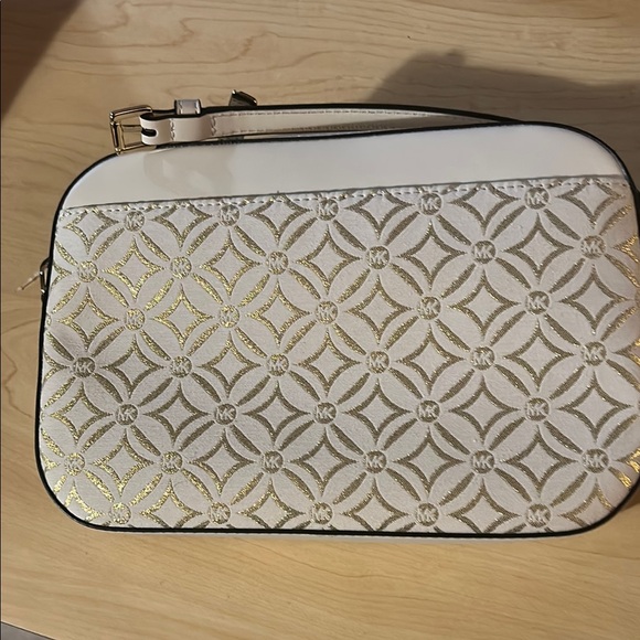 Michael Kors Jet Set Cream and Gold Women's Bag with Chain NWT $398 retail - Picture 6 of 9